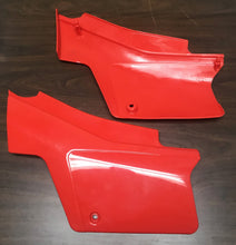 Load image into Gallery viewer, Honda XL500R XL250R Side Cover Set - Red - Replaces Honda OEM 835A0-KB7-000ZA